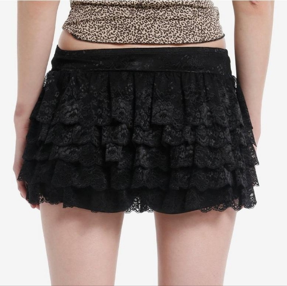 Black Lace Ruffled Skort - Picture 2 of 4